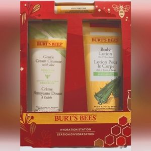 Burt's Bees hydration station